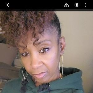 Meet your Posher, Deanna